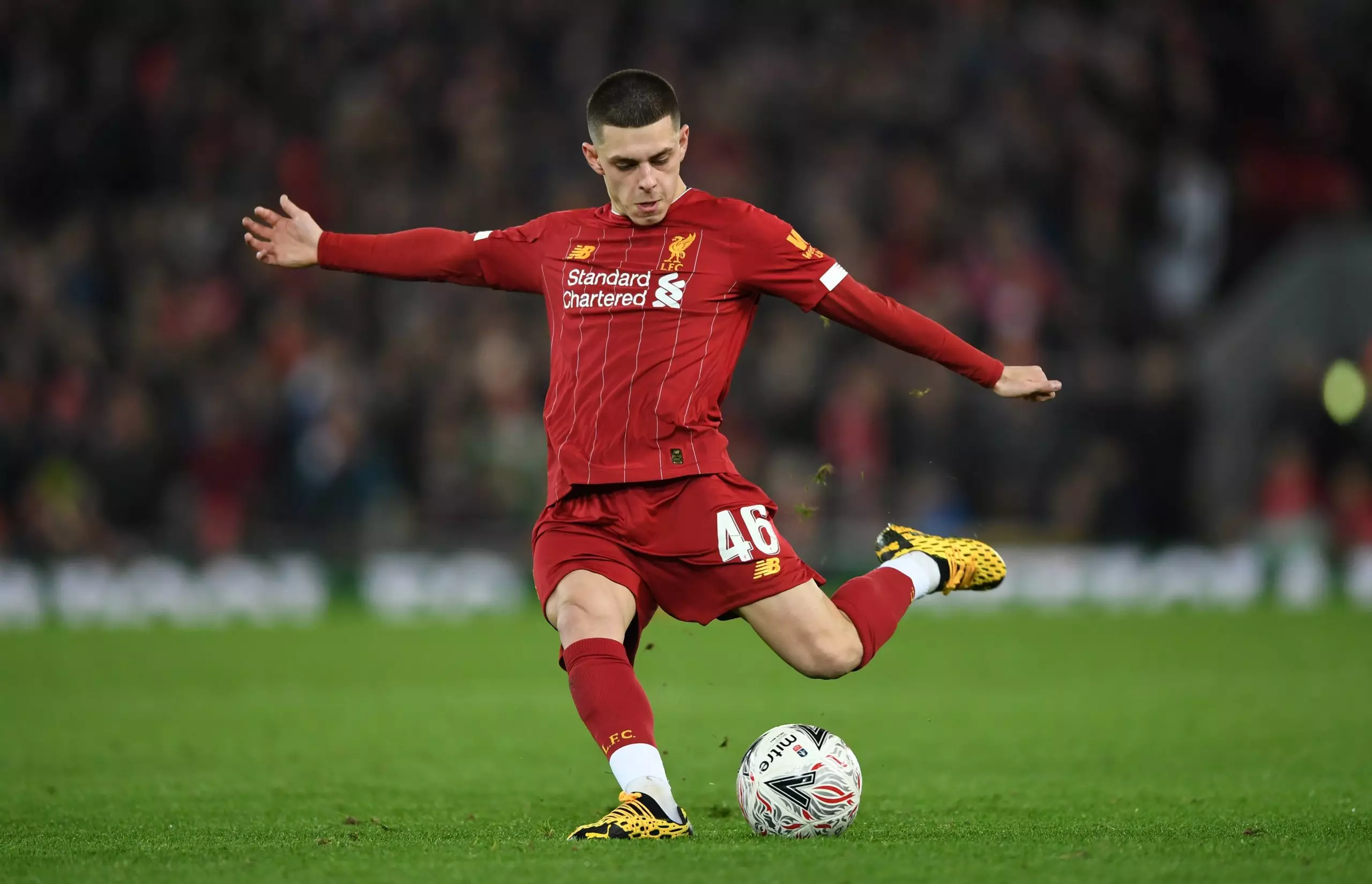 "Liverpul" futbolçusunu icarəyə verdi