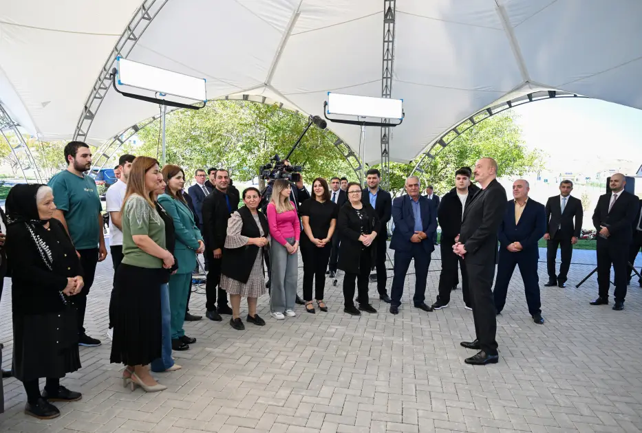 Prezident Horovlu sakinlərinə mənzillərin açarlarını təqdim edib - YENİLƏNİB