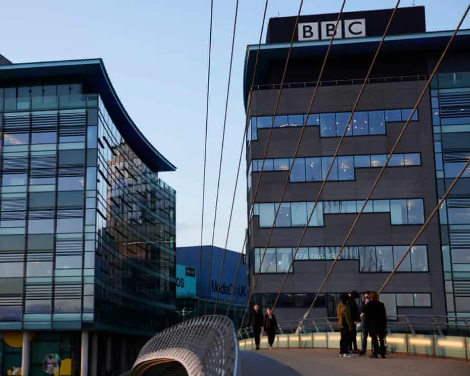 BBC-də minlərlə iş yeri təhlükə altındadır