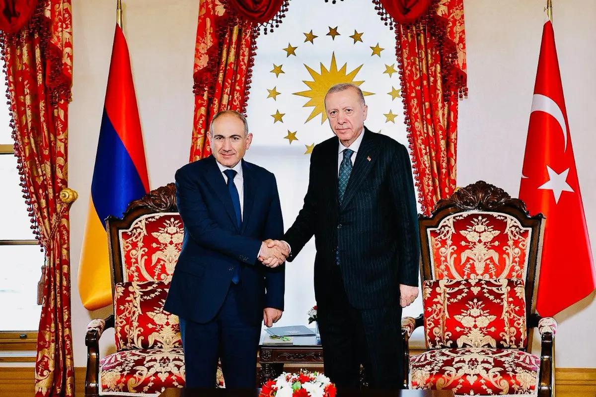Ərdoğan İstanbulda Paşinyanla görüşüb