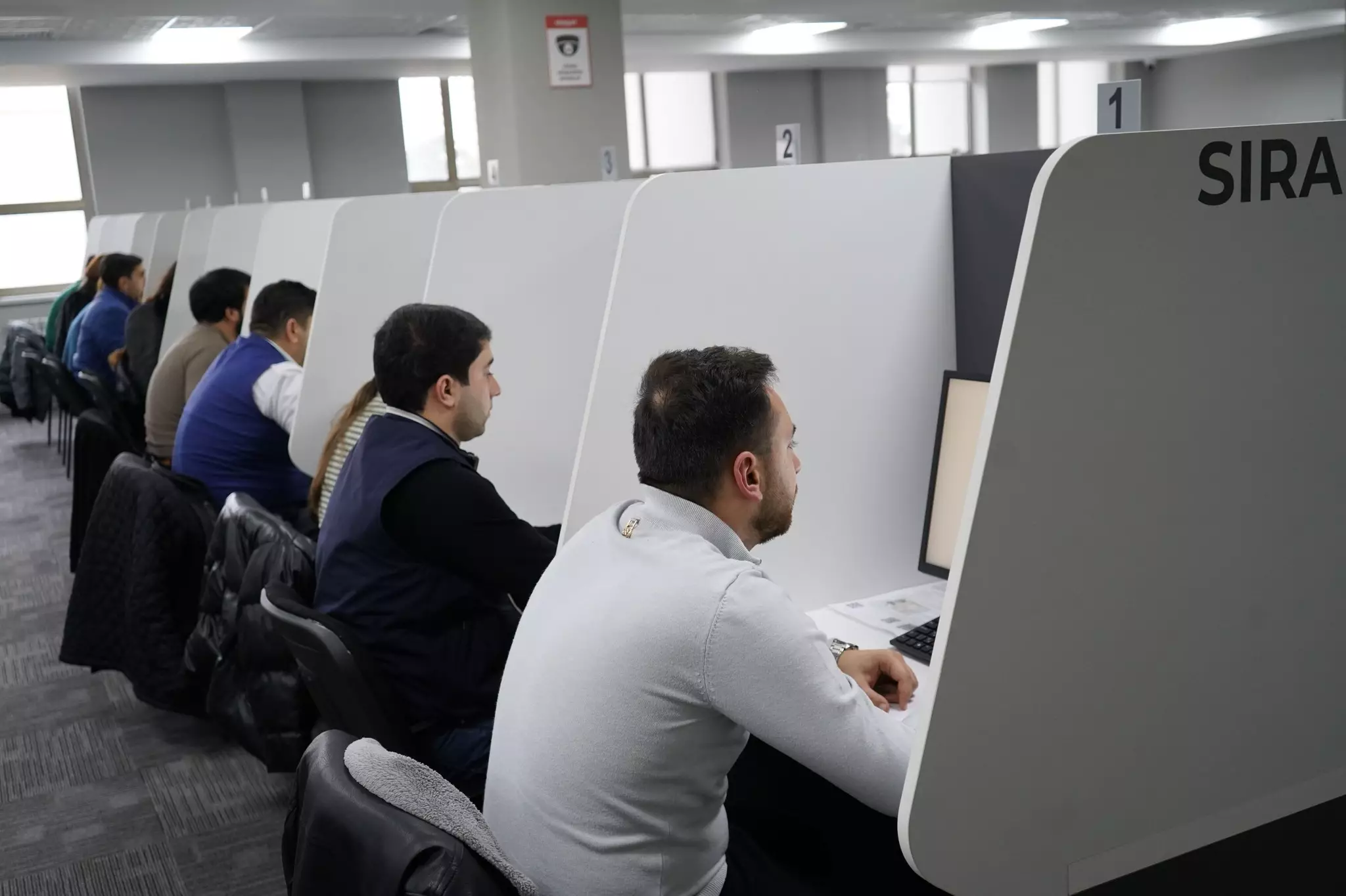 Bu gün dövlət qulluğuna qəbul üzrə test imtahanları keçiriləcək