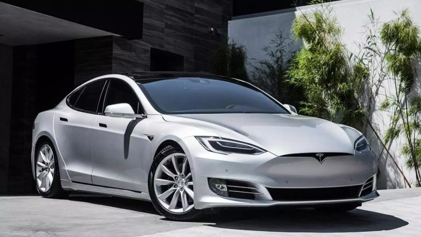 "Tesla" avtomobilləri 7% ucuzlaşıb