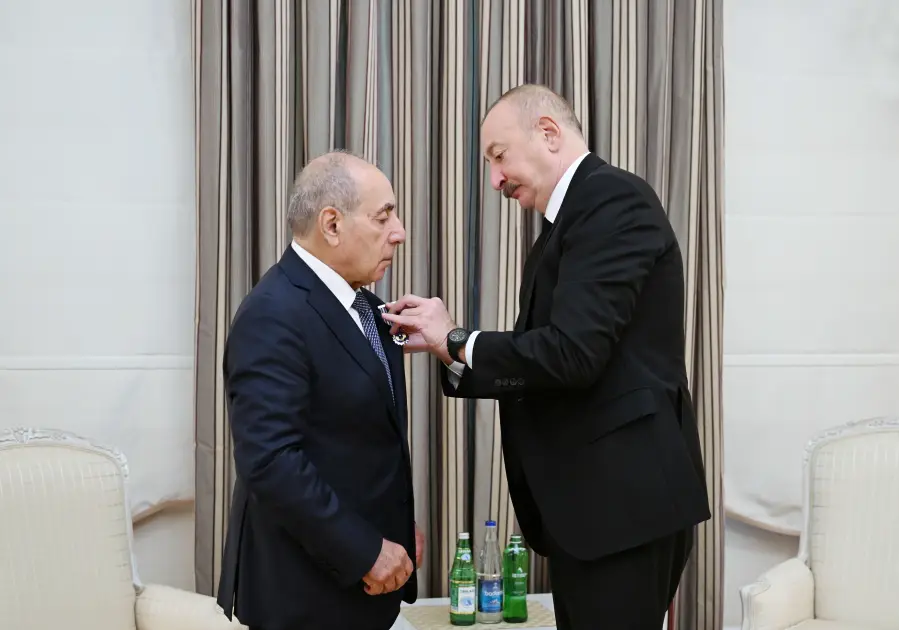 Prezident Yaqub Eyyubova “İstiqlal” ordenini təqdim edib