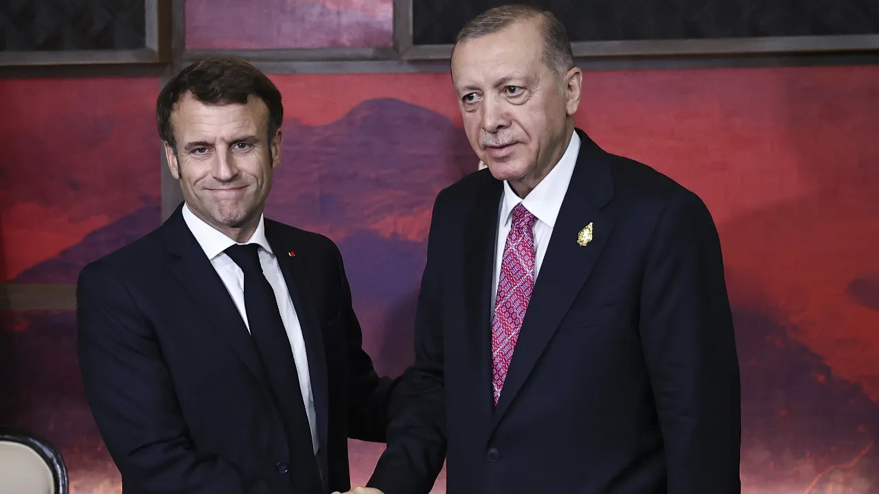 Ərdoğan və Makron regional məsələləri müzakirə ediblər