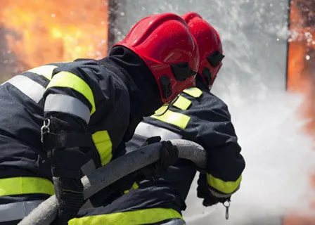 Bakıda yaşayış binasında yanğın olub, onlarla sakin təxliyə edilib