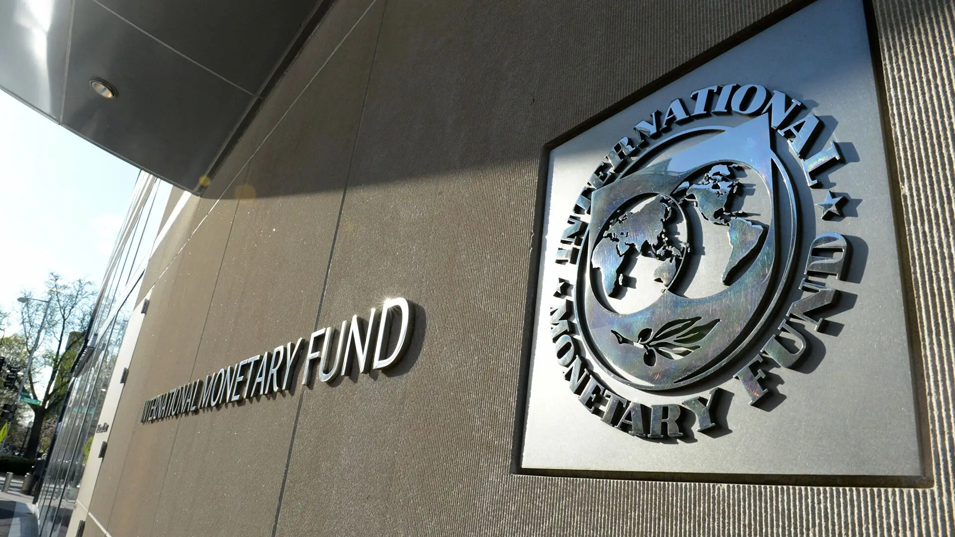 BVF: ABŞ-nin tarifləri valyuta bazarlarında qeyri-müəyyənliyi artırıb