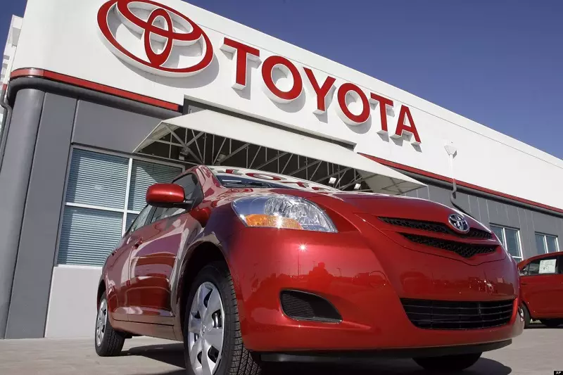 "Toyota"nın avtomobil satışları son iki ildə ilk dəfə azalıb