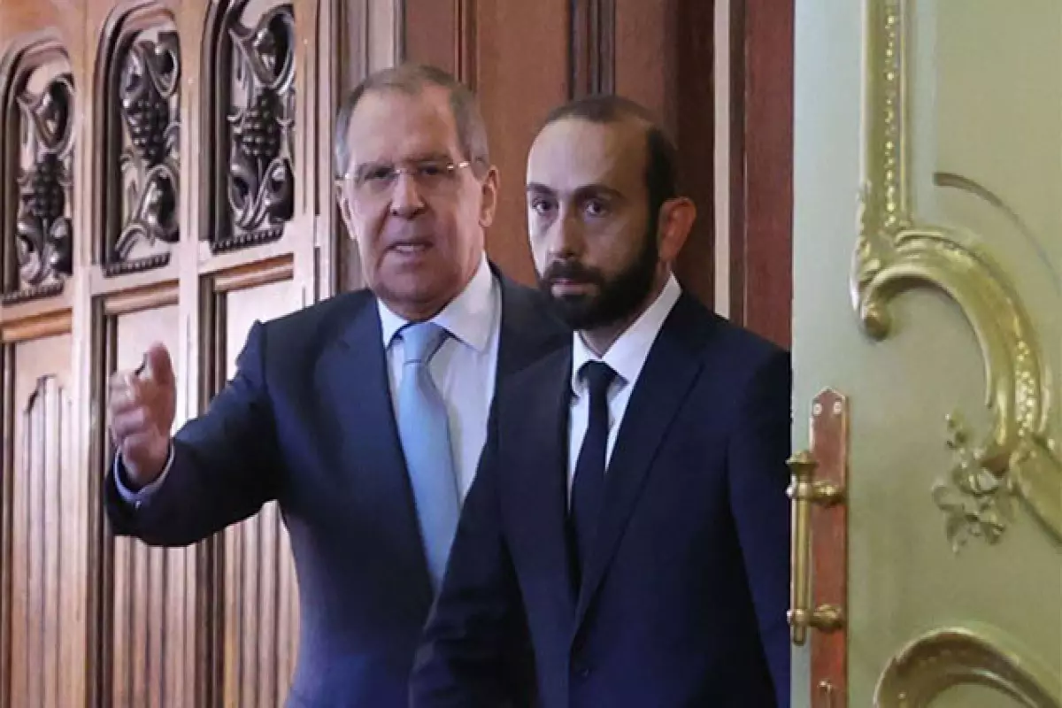 Lavrov Mirzoyan görüşü başlayıb