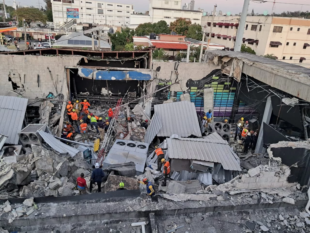 Dominikanda gecə klubunun tavanının çökməsi nəticəsində ölənlərin sayı 79-a çatıb - YENİLƏNİB