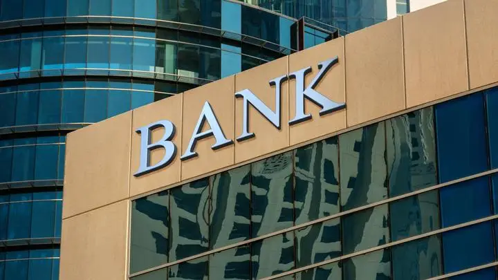 Azərbaycanda 8 bağlanmış bankın əmlakları hərraca çıxarılır