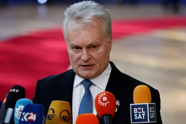 Litva Prezidenti: Macarıstan və Slovakiyasız Ukraynaya yardımlar edilə bilər
