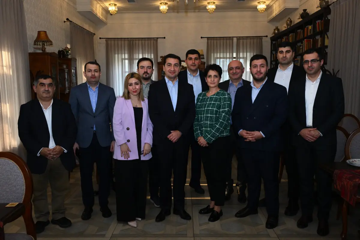Bakıda Azərbaycan və Ermənistan vətəndaş cəmiyyəti nümayəndələri görüşüb - FOTO