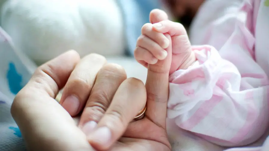 Azərbaycanda doğulan körpələrin sayı açıqlanıb