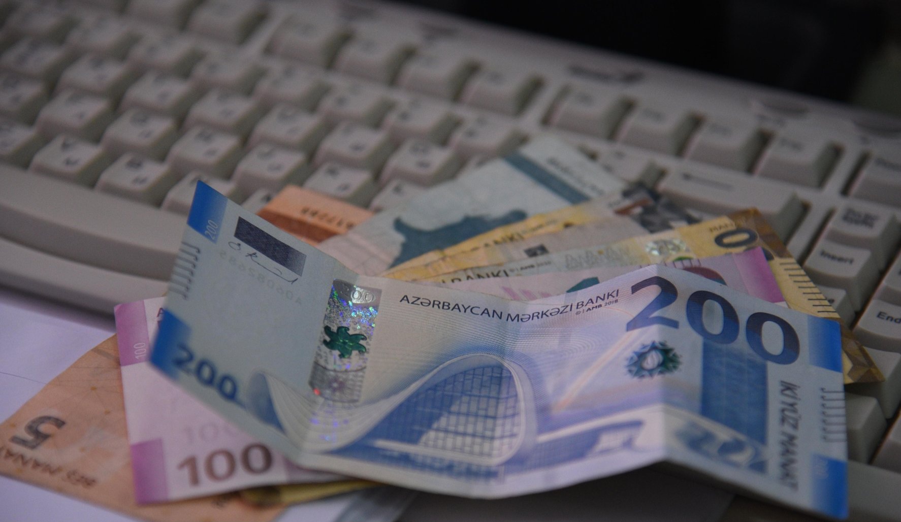 Azərbaycanda inşaat və tikinti sektoruna kredit qoyuluşları aylıq ifadədə artıb