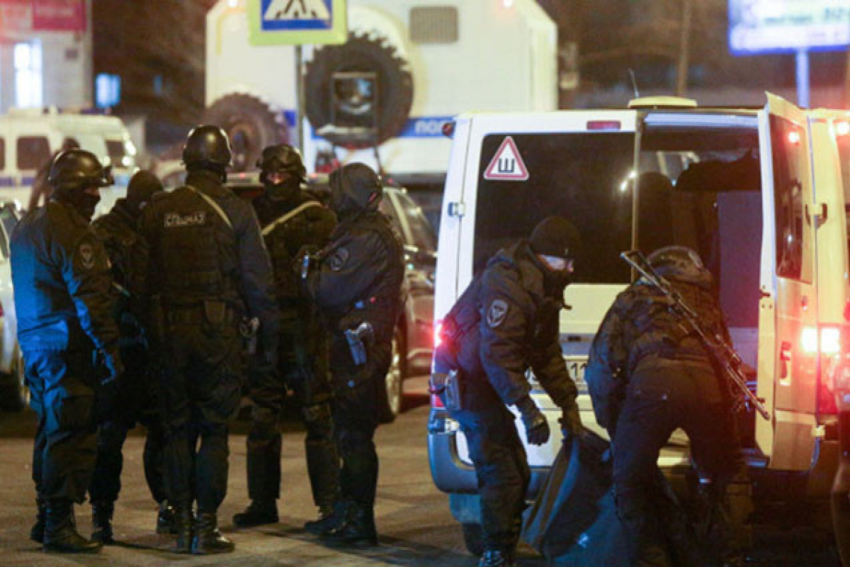 Dağıstanda naməlum şəxs bıçaqla polis əməkdaşlarına hücum etdi
