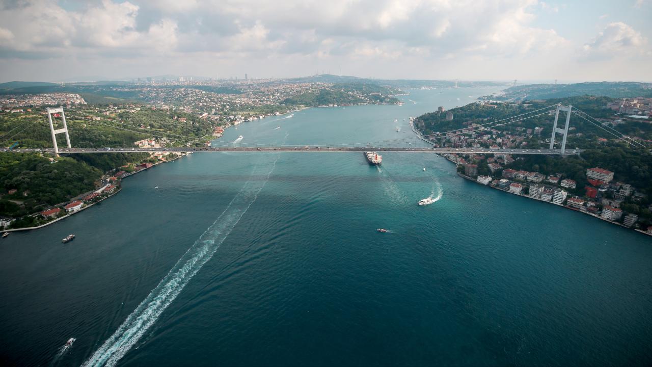 İstanbul boğazı müvəqqəti olaraq bağlanıb