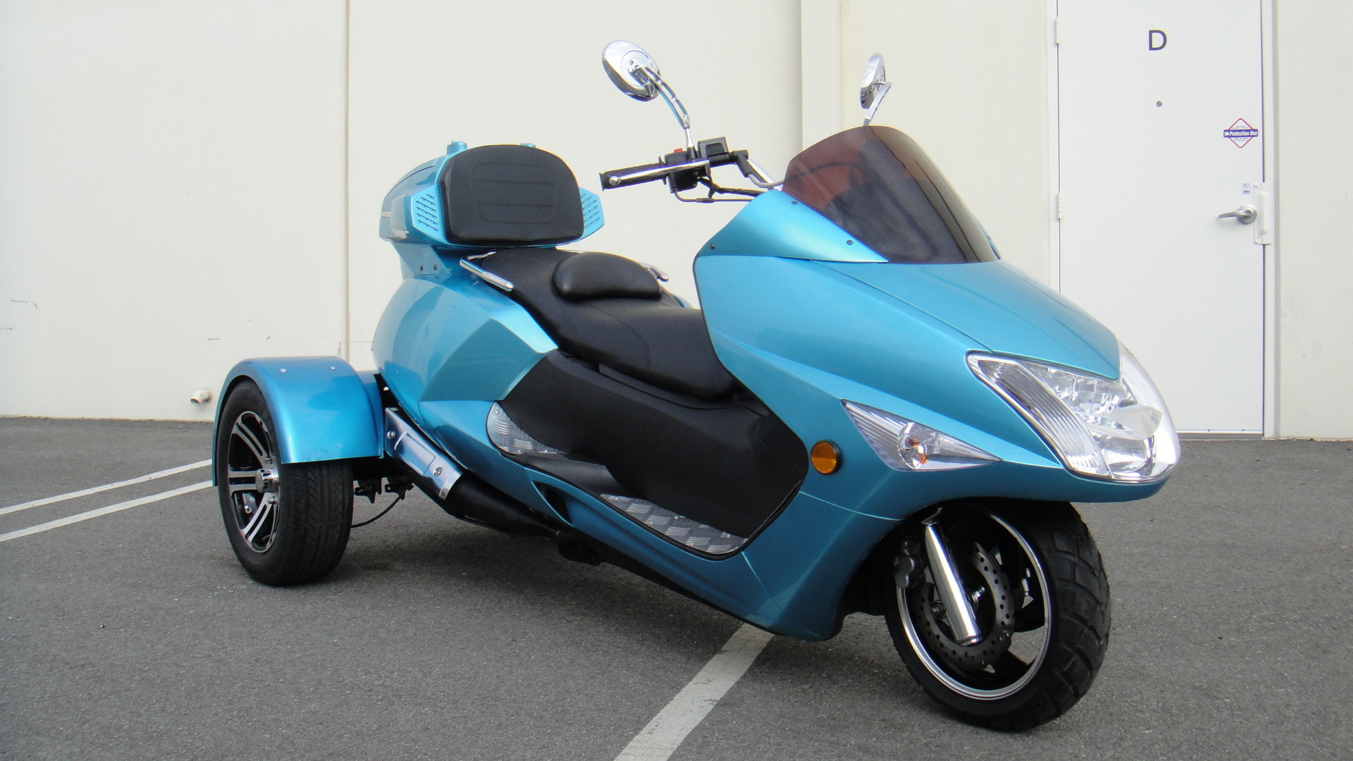 Naxçıvanpoçt moped və skuter alacaq - yarım milyonluq sifariş