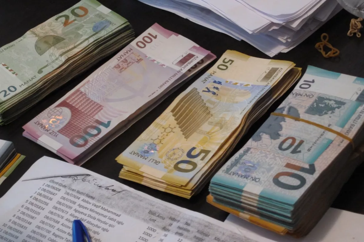 Bankların xarici valyutada maliyyə institutlarına kreditləri 39 milyon manata yaxın azalıb