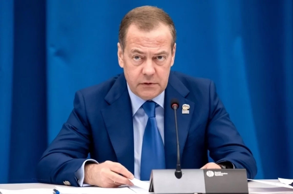Medvedev: ABŞ və Aİ arasındakı ziddiyyətlər Rusiyanın xeyrinədir