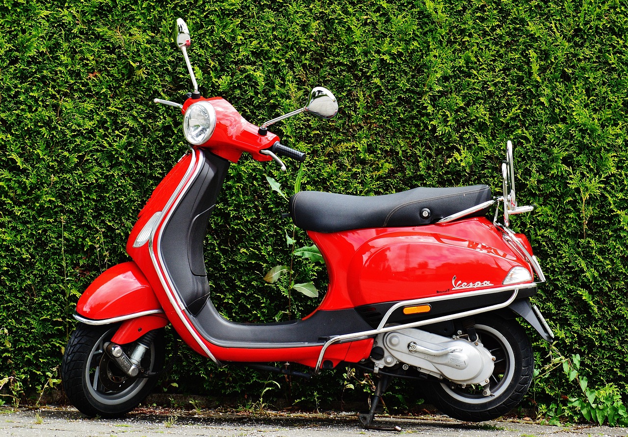 Azərbaycanda moped idarə etmək üçün sürücülük vəsiqəsi tələb olunacaq