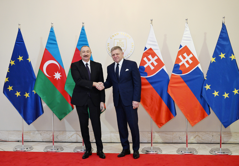İlham Əliyevin Slovakiyanın Baş naziri ilə təkbətək görüşü olub - Foto 2
