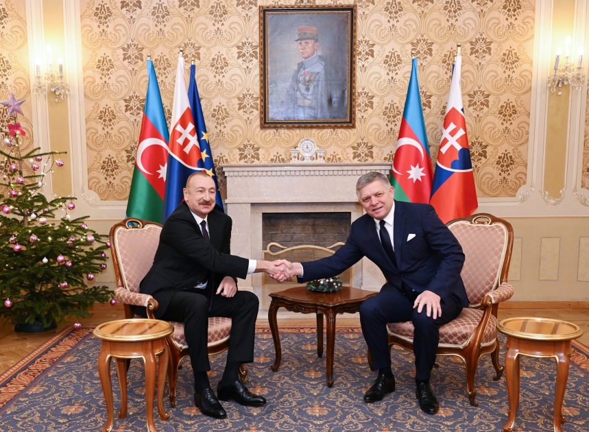 İlham Əliyevin Slovakiyanın Baş naziri ilə təkbətək görüşü olub - Foto 3