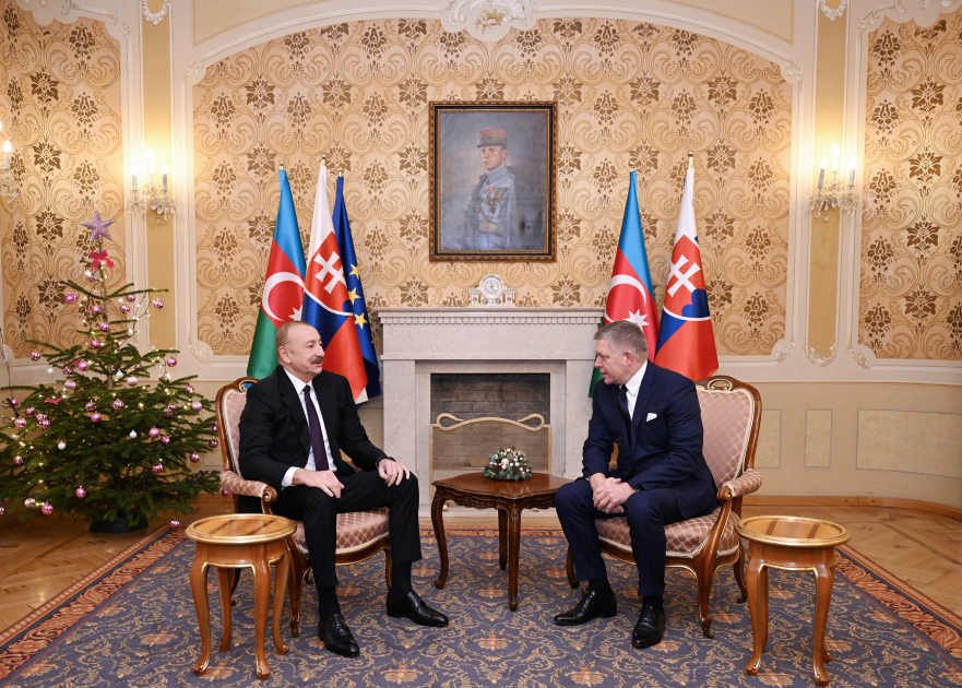 İlham Əliyevin Slovakiyanın Baş naziri ilə təkbətək görüşü olub - Foto 4