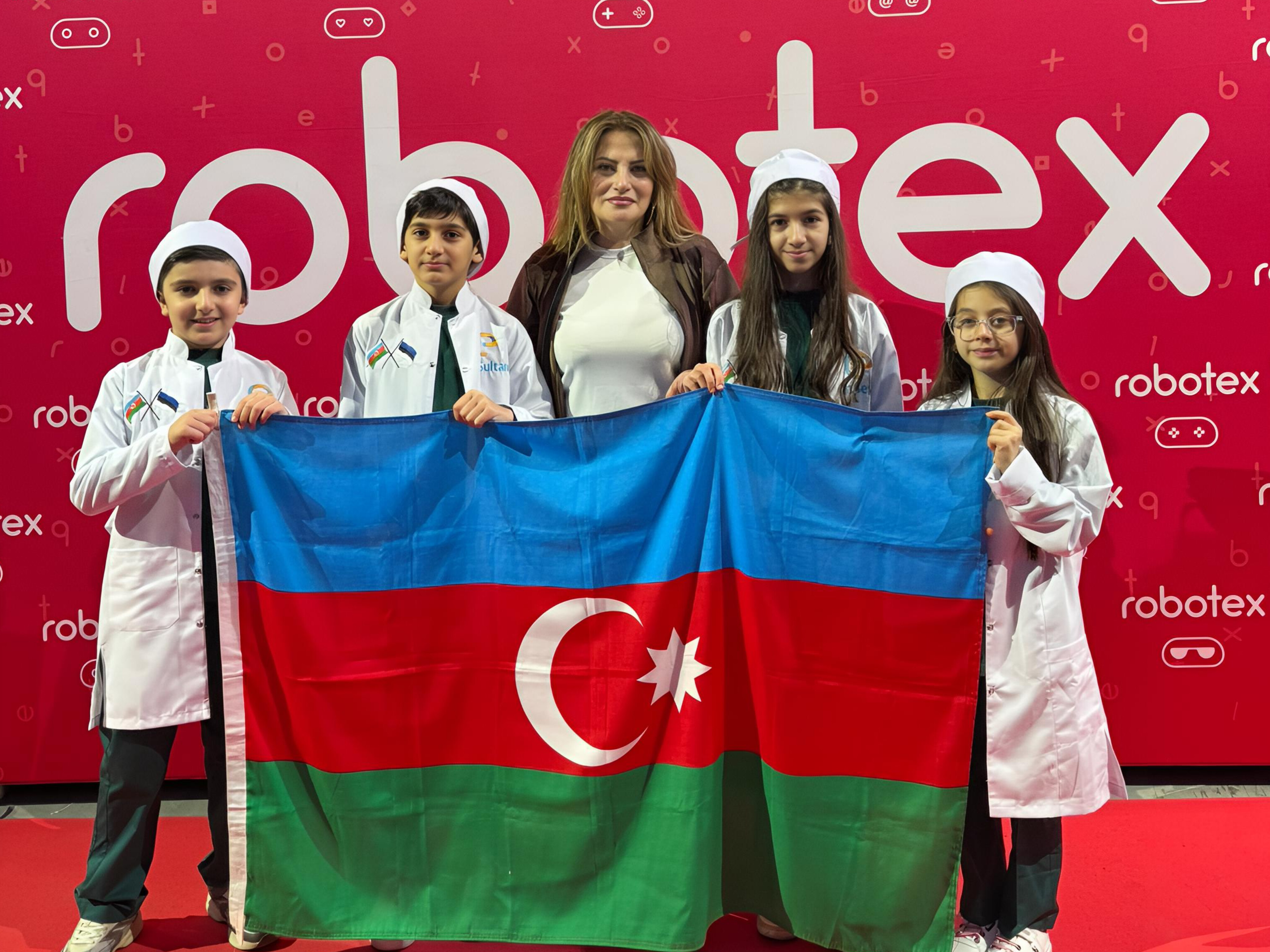 Azərbaycanlı məktəblilərin “Medibot” layihəsi beynəlxalq yarışda qalib oldu - FOTO