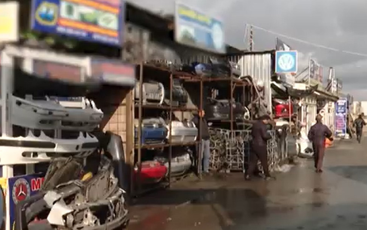 Bakıda məşhur təkər bazarı sökülür - VİDEO