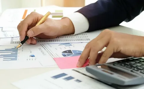 Azərbaycana birbaşa xarici investisiyalarda neft-qaz sektorunun payı azalıb