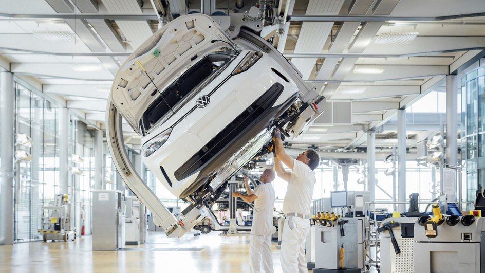 "Volkswagen" 88 ildə ilk dəfə olaraq Almaniyadakı zavodunu bağlayır