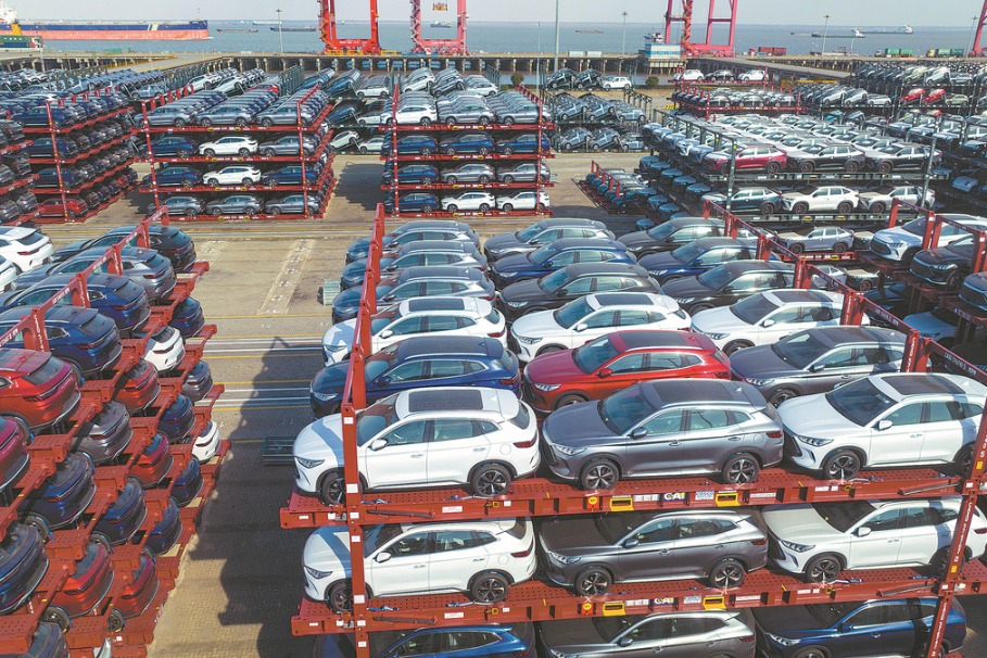 Azərbaycan 2 milyard dollarlıq avtomobil idxal etdi 