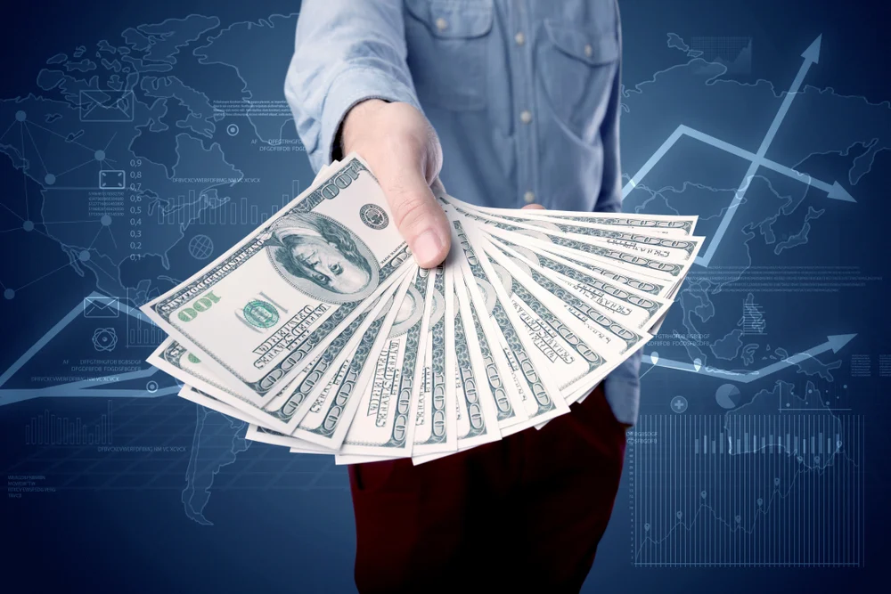 Dünyanın ən zəngin 10 iş adamının ümumi sərvəti 2,5 trilyon dolları keçdi – ARAŞDIRMA