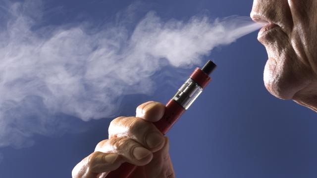Elektron siqaretlərin onkologiya ilə ciddi əlaqəsi var – Deputat 