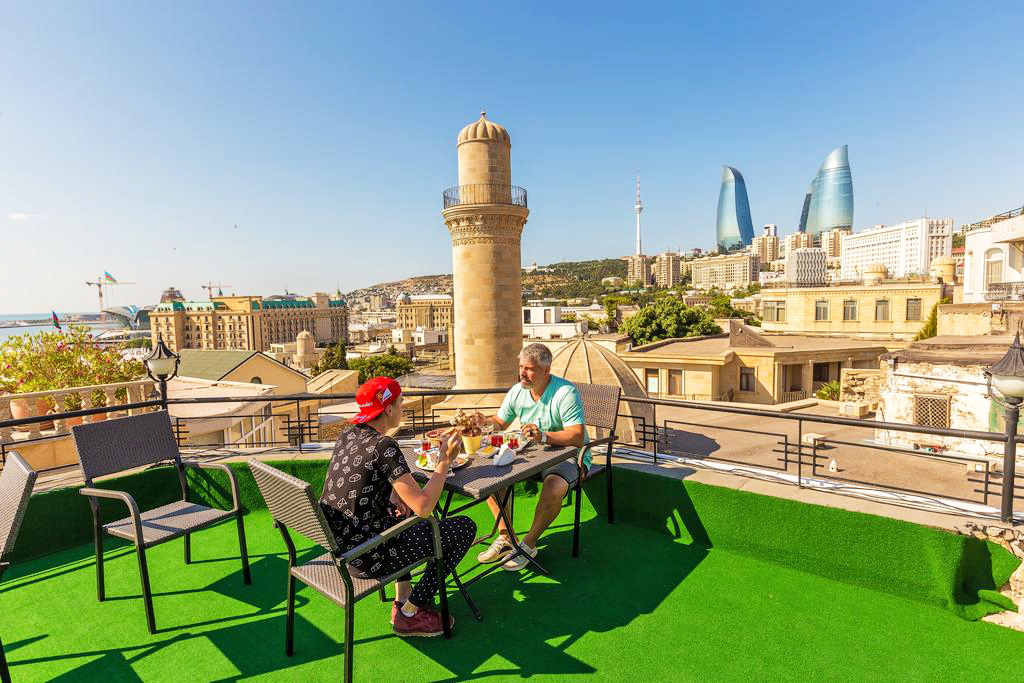 Azərbaycana turist axını 2 % azalıb