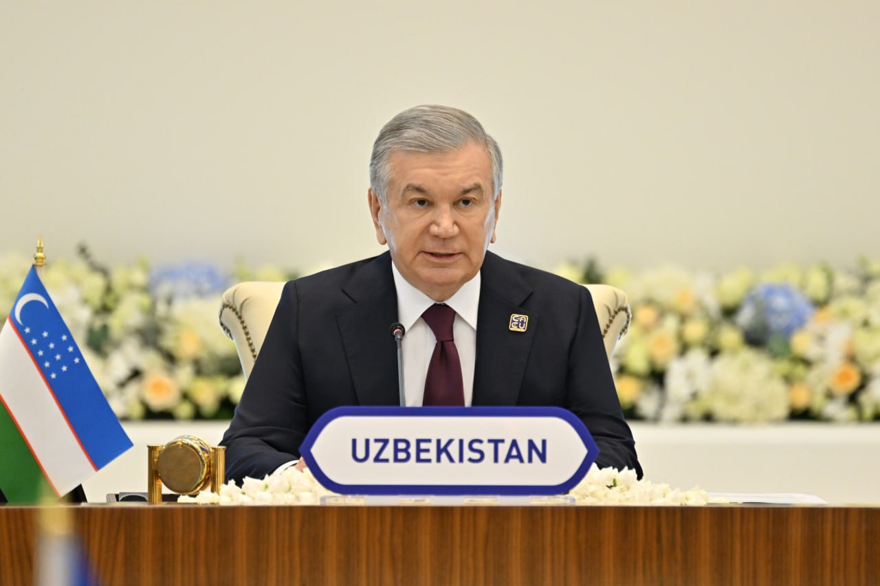 Şavkat Mirziyoyev Prezident İlham Əliyevə təbrik məktubu ünvanlayıb