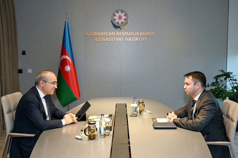 Mikayıl Cabbarov IV "Yüksəliş" müsabiqəsinin qalibləri ilə görüşüb