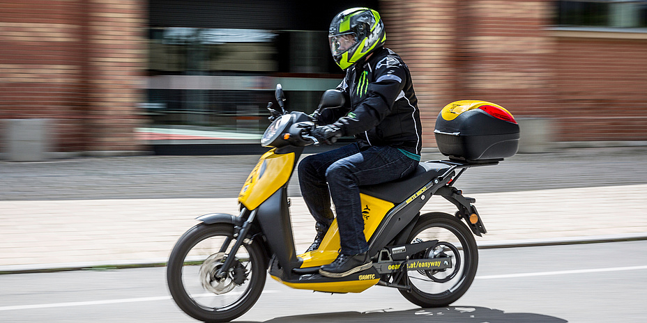 Moped idarə edənlərdən sürücülük vəsiqəsi tələb olunacaq