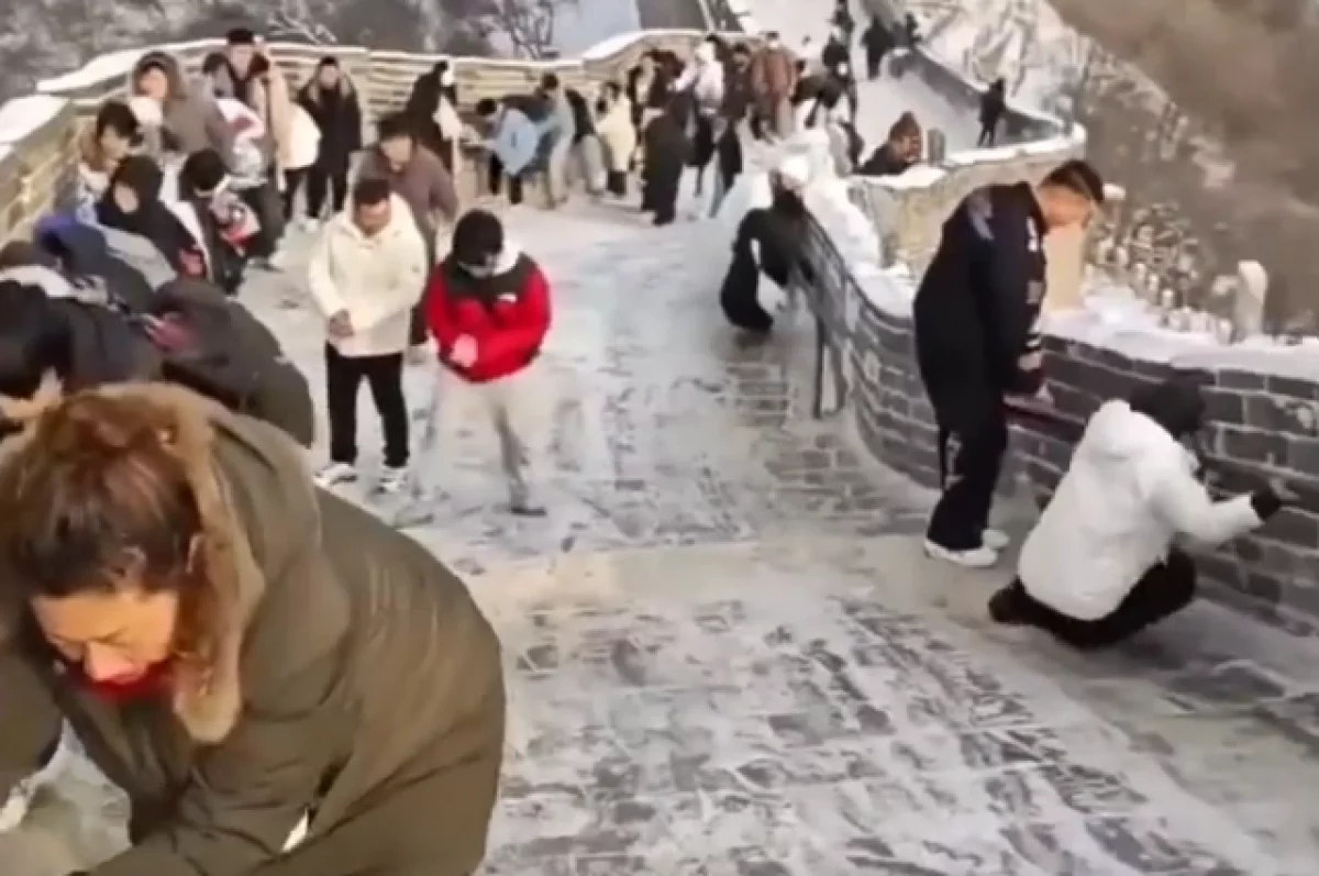 Böyük Çin Səddi buzla örtüldü