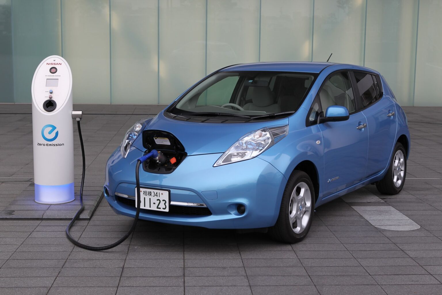 Çinin elektrikli nəqliyyat vasitələri ixracı 87% artıb