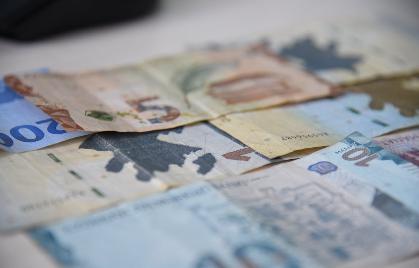 İri sahibkarlığa verilən kreditlər 8,3 milyard manatı ötüb