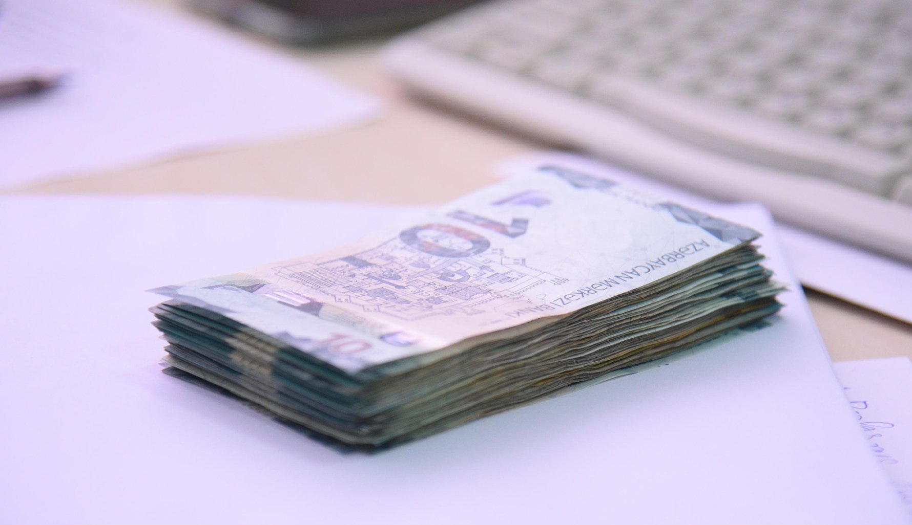 Mikro sahibkarlığa verilən kreditlər 3,5 milyard manatı ötüb