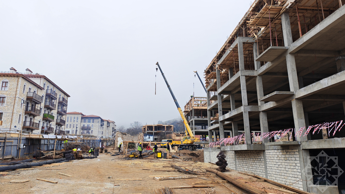 Şuşadakı D 4 yaşayış massivində 12 çoxmənzilli bina inşa olunur