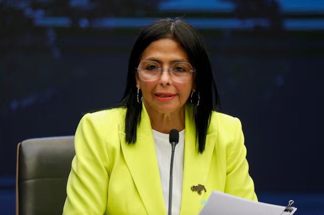 Venesuela Məhkəməsi müvəqqəti prezident seçib