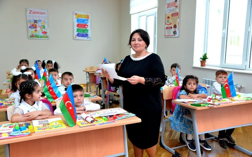 Bu müəllimlərin maaşlarına əlavələrə 212 milyon ayrıldı