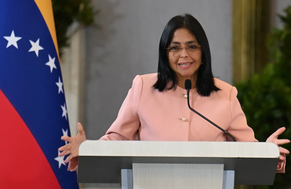 Maduronun xələfi prezident qismində and içib