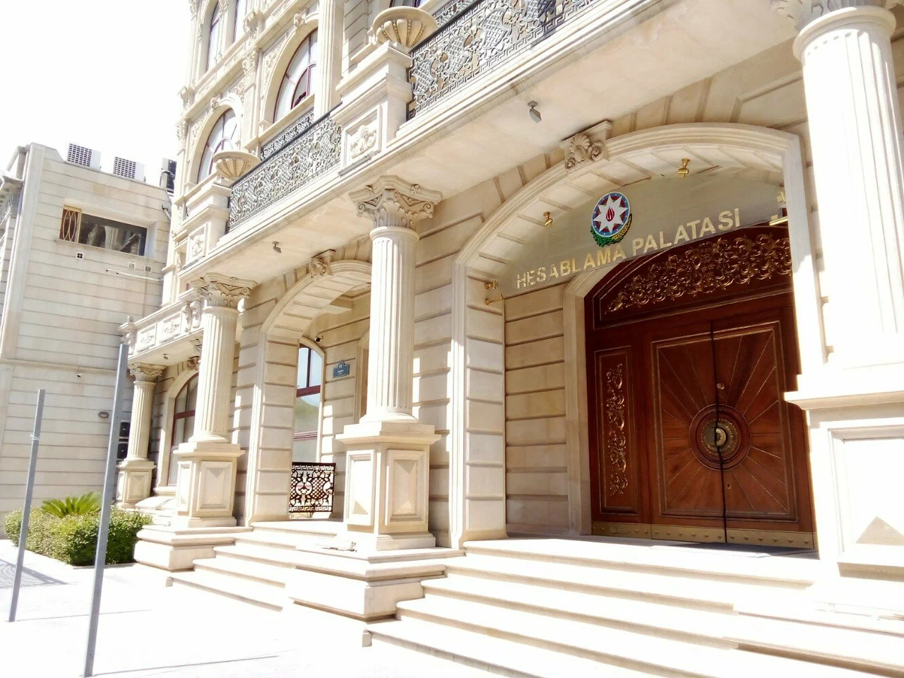 Hesablama Palatası kollec və peşə mərkəzlərində ciddi mühasibat uyğunsuzluqları aşkarlayıb
