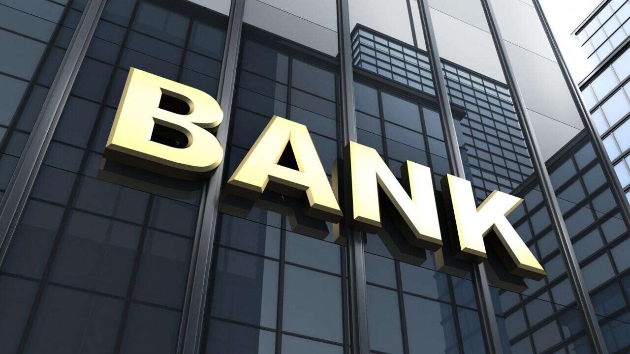 Azərbaycanda 5 bağlanmış bankın əmlakları hərraca çıxarılır