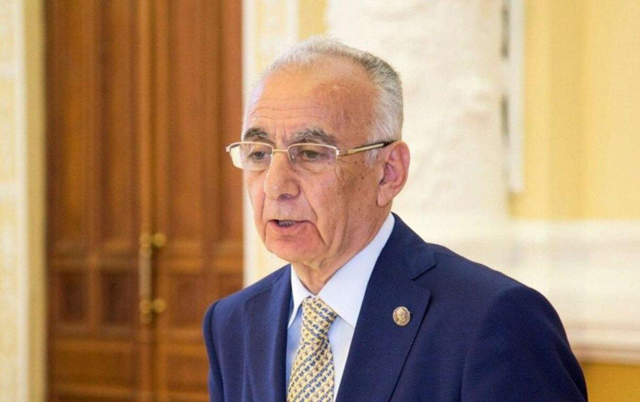 Hacıbala Abutalıbov bu kəndə köçüb