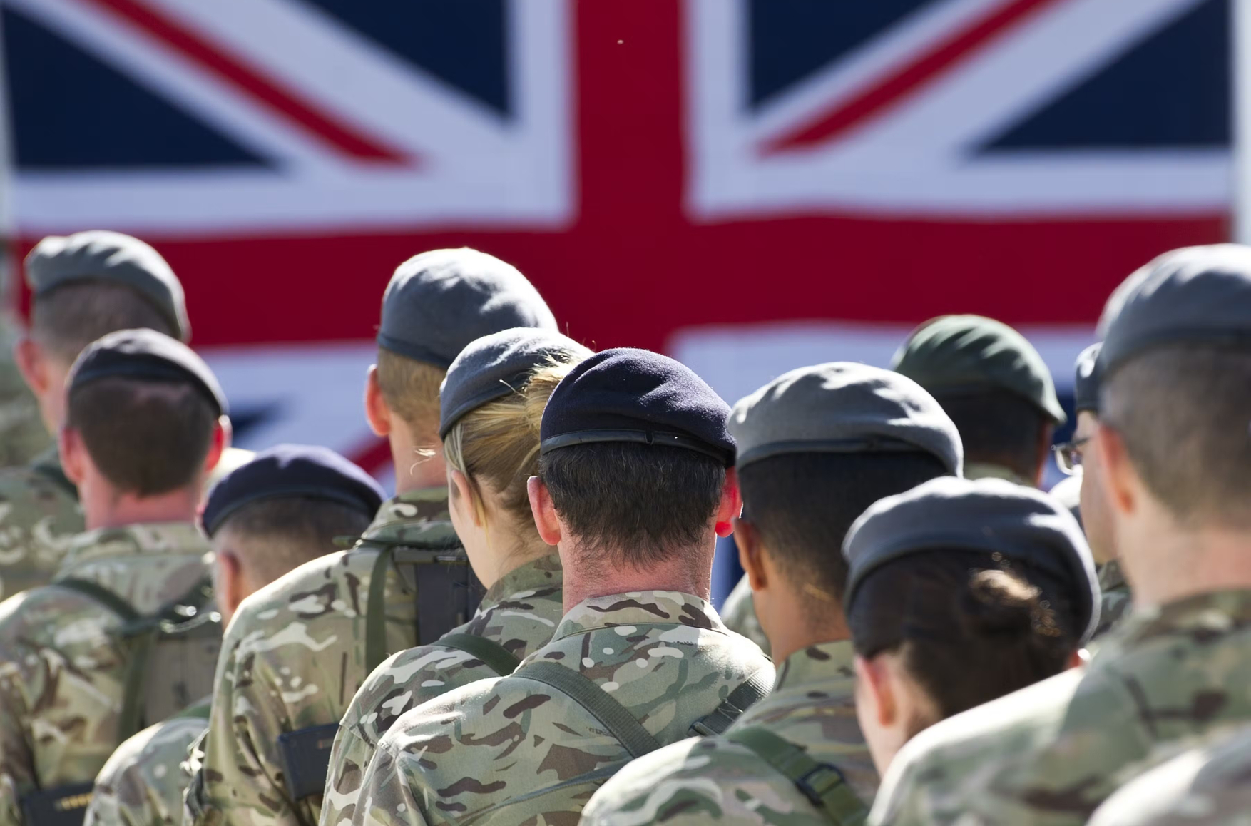 Britaniya ehtiyatda olan hərbi xidmətçilərin yaşını 65-ə qaldıracaq